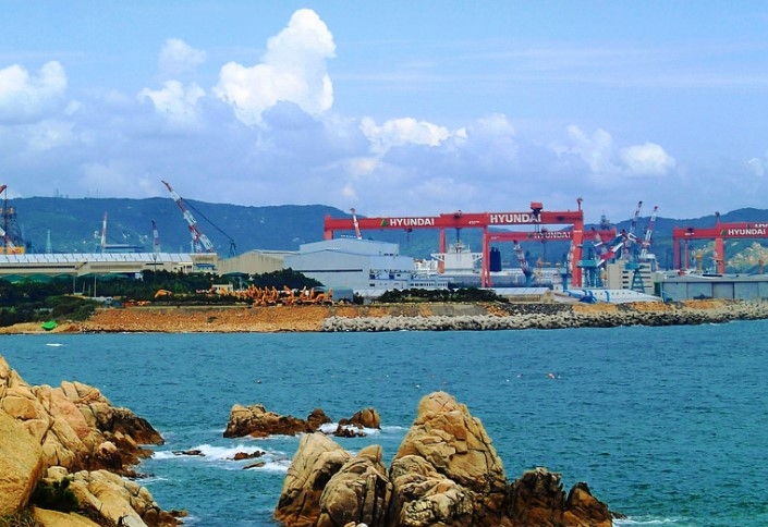 Hyundai Heavy Industries zdobyło zamówienie na trzy tankowce VLCC - GospodarkaMorska.pl