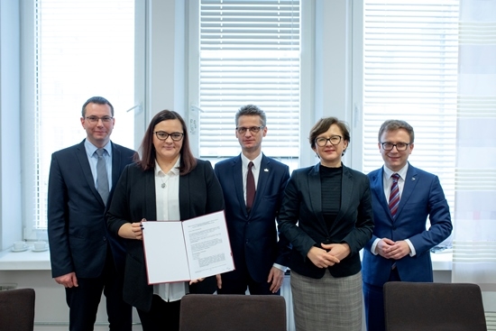 MIiR: 20,5 mln zł dla Azotów na utworzenie Centrum Badawczo- Rozwojowego w Puławach - GospodarkaMorska.pl