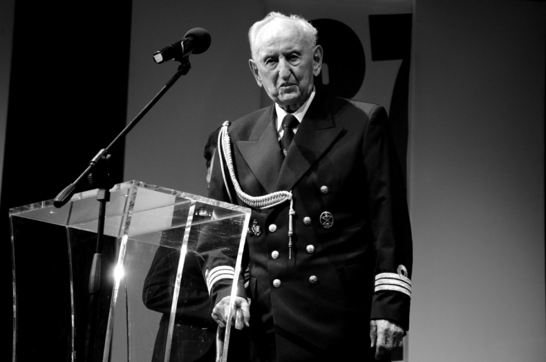 Aleksander Pawelec odszedł na wieczną wachtę - GospodarkaMorska.pl