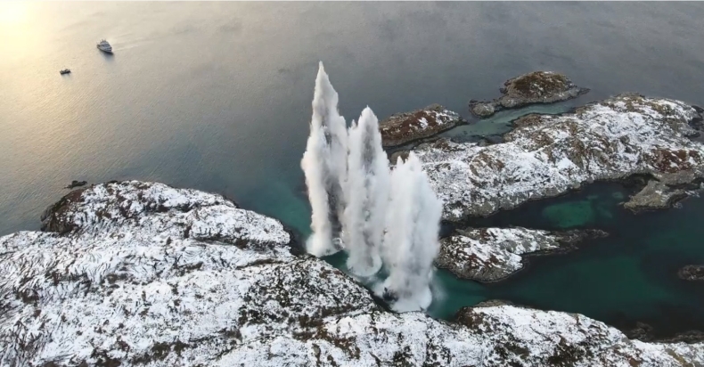 Zdetonowano wszystkie torpedy z zatopionej norweskiej fregaty KNM Helge Ingstad (wideo) - GospodarkaMorska.pl