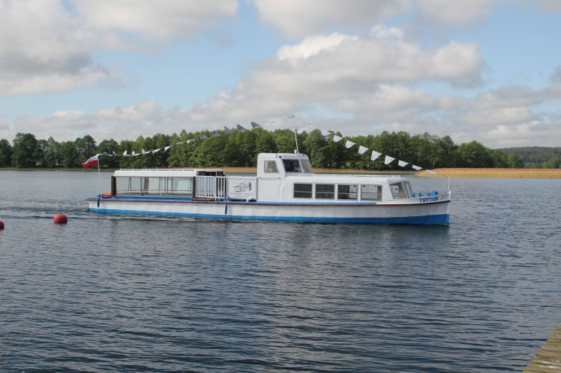 W jeziorze Wigry zatonął Tryton, tzw. statek papieski (foto, wideo) - GospodarkaMorska.pl