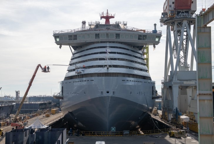 Fincantieri zwodowała wycieczkowiec Scarlet Lady. Jednostka powstaje dla armatora Virgin Voyages - GospodarkaMorska.pl
