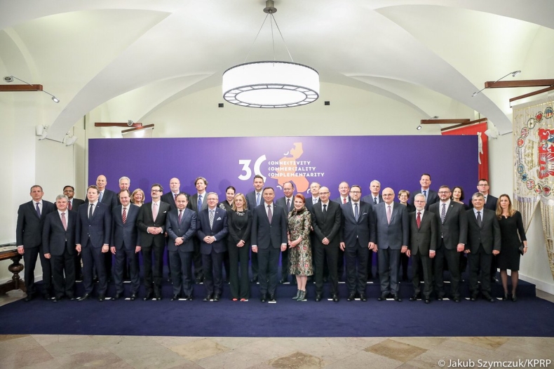 Prezydent do ambasadorów państw Trójmorza: Robiąc razem interesy, możemy budować bezpieczeństwo - GospodarkaMorska.pl