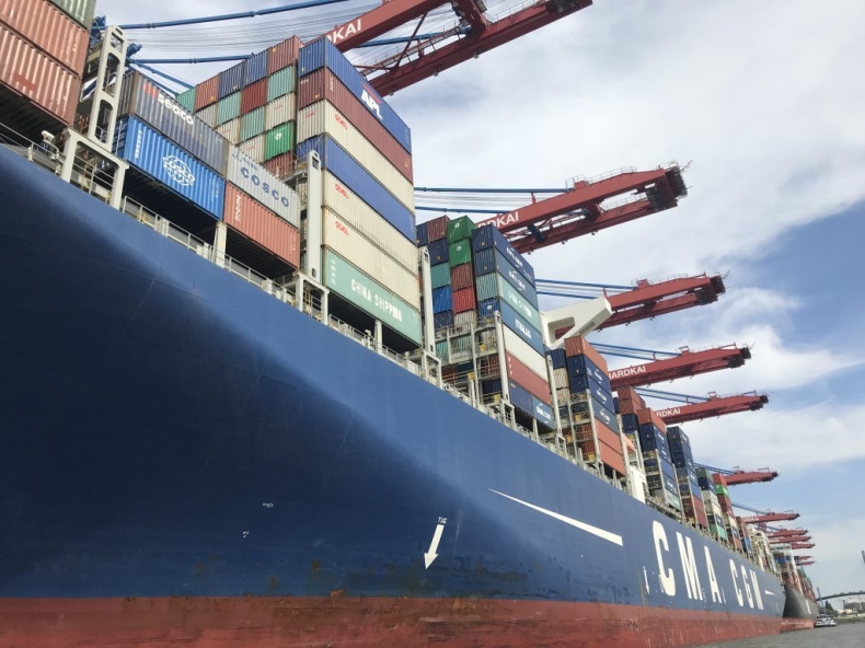 CMA CGM ujawniło swój miliardowy plan oszczędnościowy - GospodarkaMorska.pl