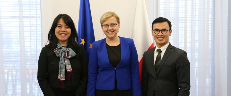 Minister Anna Moskwa rozmawiała z przedstawicielami Ministerstwa Spraw Zagranicznych Republiki Indonezji o współpracy w obszarze branży stoczniowej i rybołówstwa - GospodarkaMorska.pl