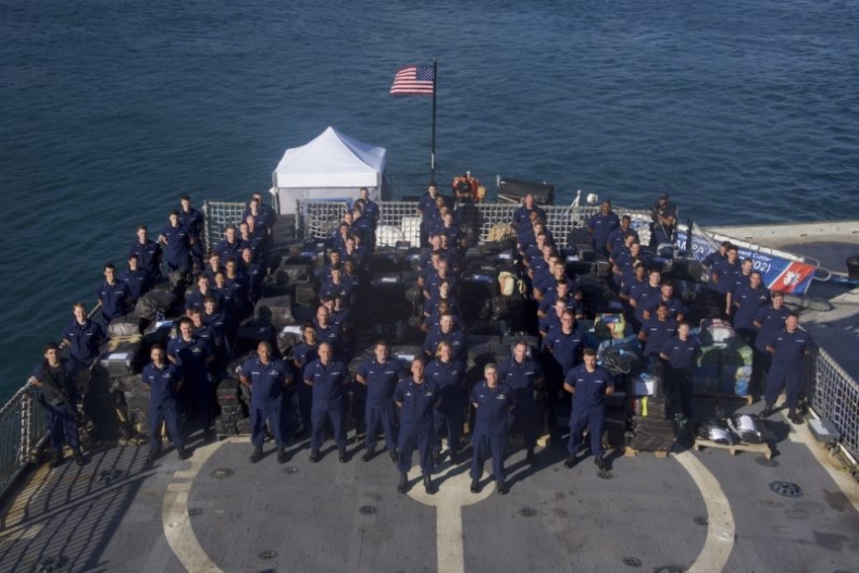 Amerykańska straż przybrzeżna wyładowała nielegalną kokainę wartą 360 mln dolarów - GospodarkaMorska.pl