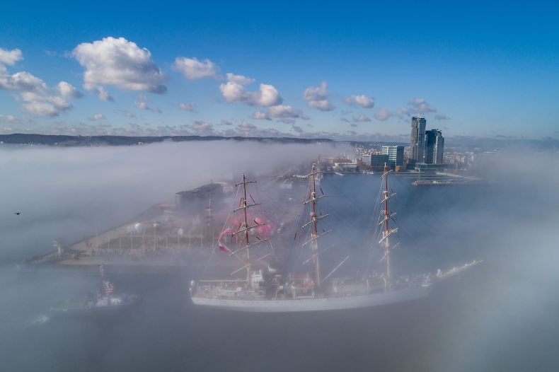 Dar Młodzieży wrócił do domu! (foto, wideo) - GospodarkaMorska.pl