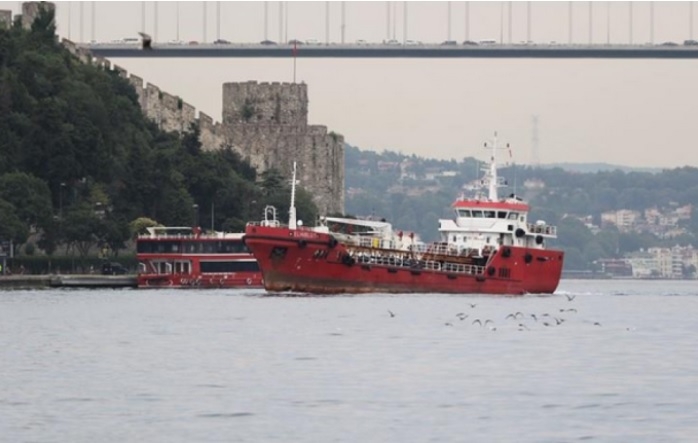 Porwany przez migrantów tankowiec bezpiecznie odeskortowany na Maltę - GospodarkaMorska.pl