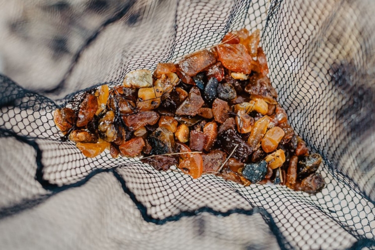 Złoto Bałtyku. Nowy polski program telewizyjny o bursztynie, Gdańsku i Helu na kanale History (wideo) - GospodarkaMorska.pl