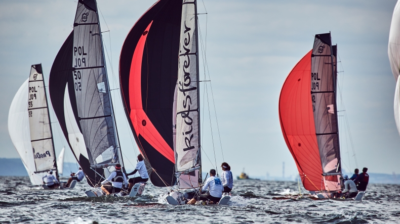 Puchar Polski Nautica 450 2019 w blokach startowych - GospodarkaMorska.pl