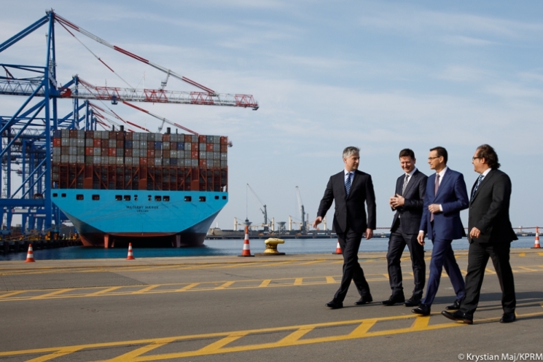 Premier Morawiecki z wizytą w DCT Gdańsk (wideo) - GospodarkaMorska.pl
