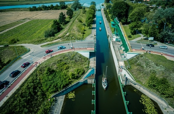 Zapraszamy na szlaki Pętli Żuławskiej, które w opinii żeglarzy są  jednym z Cudów Polski (foto) - GospodarkaMorska.pl