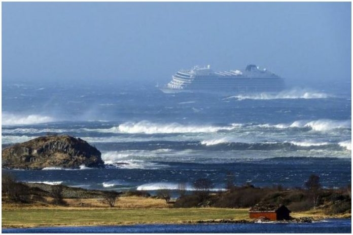 Znamy bezpośrednią przyczynę awarii na Viking Sky - GospodarkaMorska.pl