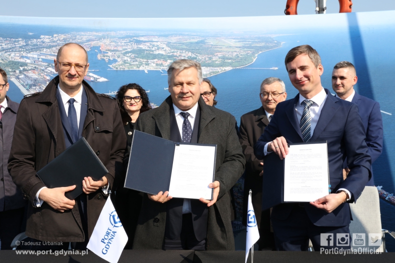 Port Gdynia zwiększa efektywność obsługi przeładunków kolejowych - GospodarkaMorska.pl