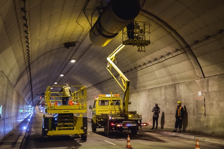 Tunel pod Martwą Wisłą. Zobacz, co dzieje się w zamkniętej nitce (wideo) - GospodarkaMorska.pl