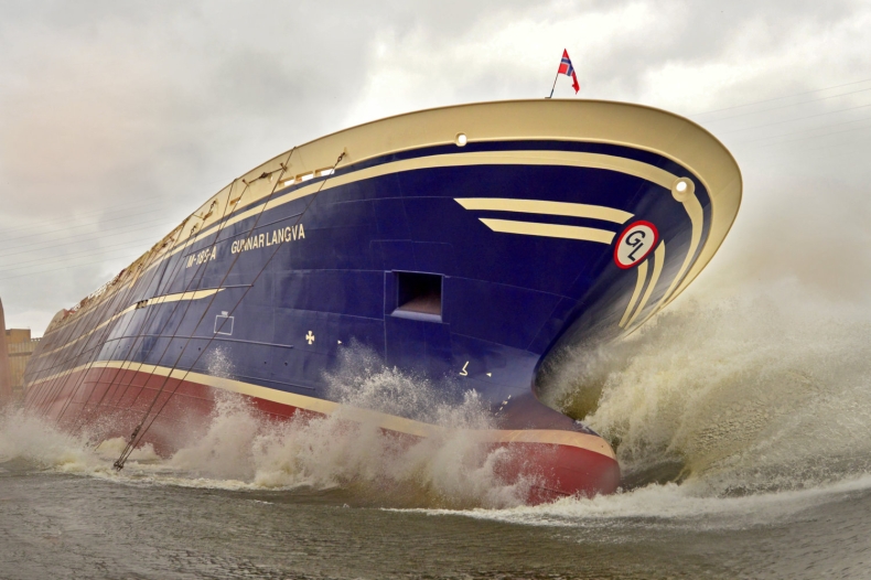 1 018 wodowanie w historii stoczni Remontowa Shipbuilding (wideo) - GospodarkaMorska.pl