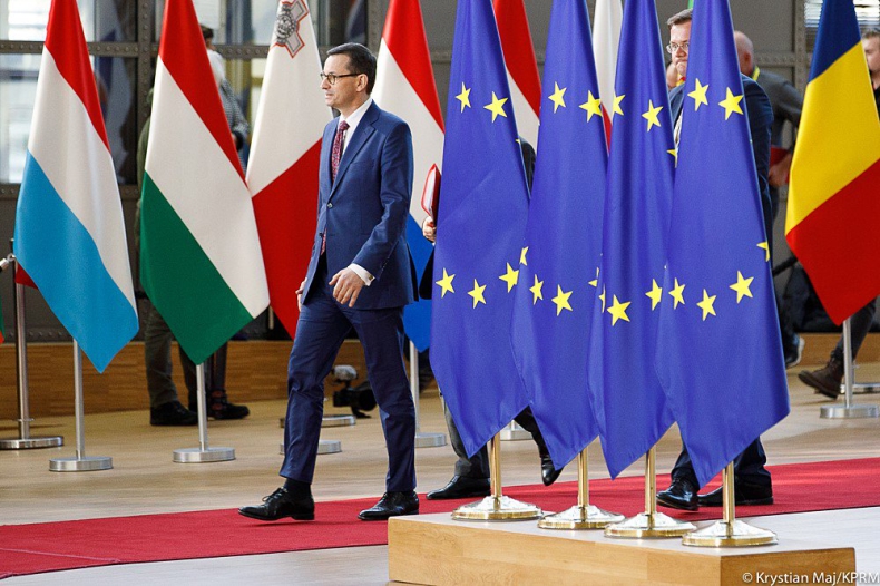 Morawiecki: Dobry kompromis daje Wielkiej Brytanii dużo możliwości łagodnego wyjścia z UE - GospodarkaMorska.pl