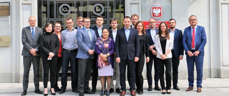 Polsko-holenderska współpraca partnerska w zakresie możliwości rozwoju transportu wodnego śródlądowego oraz prowadzenia racjonalnej gospodarki wodnej - GospodarkaMorska.pl