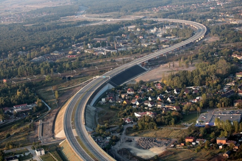 Półmetek Programu Budowy Dróg Krajowych i Autostrad. W tym roku kierowcom zostanie udostępnione blisko 500 kilometrów nowych tras - GospodarkaMorska.pl