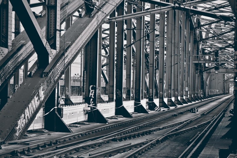 Kwieciński: W Stalowej Woli powstanie nowy most na Sanie - GospodarkaMorska.pl