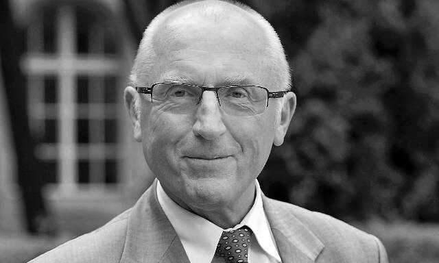 Żegnamy nagle zmarłego Profesora Jacka Namieśnika - GospodarkaMorska.pl