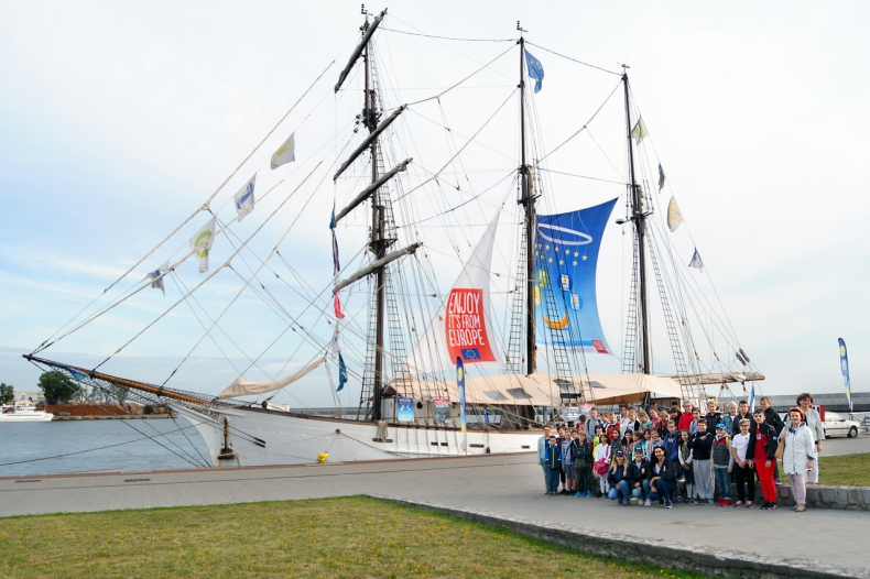 Zabytkowy trójmasztowiec Le Marité wraz z pływającą wystawą „Exotic Taste of Europe” po raz drugi zawinął do Portu Gdynia - GospodarkaMorska.pl