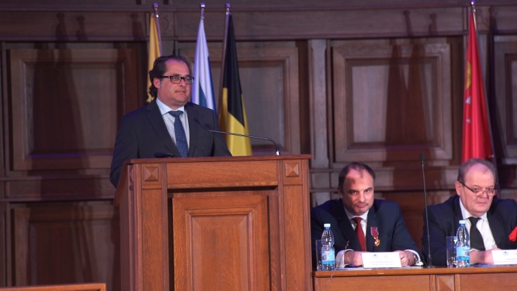 Morawiecki o próbie odwołania Gróbarczyka: Robią to piraci przebrani za flotę królewską - GospodarkaMorska.pl