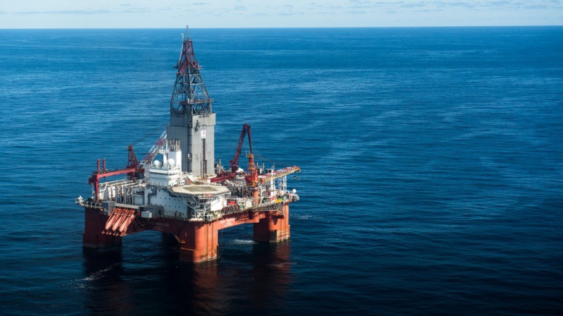 Aktywiści Greenpeace'u wspięli się na platformę wiertniczą na Morzu Barentsa - GospodarkaMorska.pl