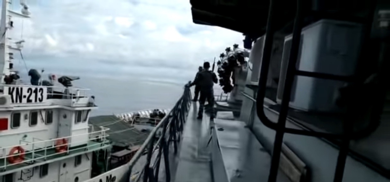 Zobacz, jak wietnamski statek kontroli połowów uderza w indonezyjską korwetę (wideo) - GospodarkaMorska.pl