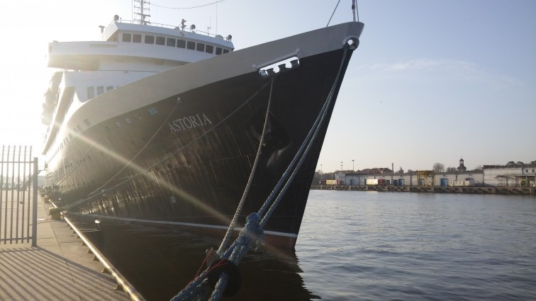 Port Gdańsk odwiedził najstarszy statek pasażerski na świecie - GospodarkaMorska.pl