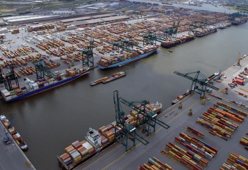 Port Antwerpia rozpoczął projekt ekologicznej produkcji metanolu - GospodarkaMorska.pl