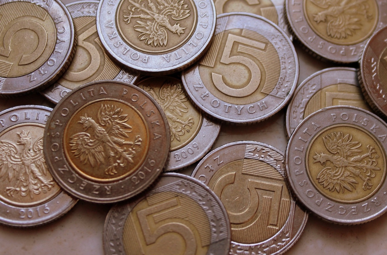 DZIEŃ NA FX/FI: Złoty stabilny wobec euro, dopóki nie będzie wyraźnego ruchu EUR/USD - GospodarkaMorska.pl