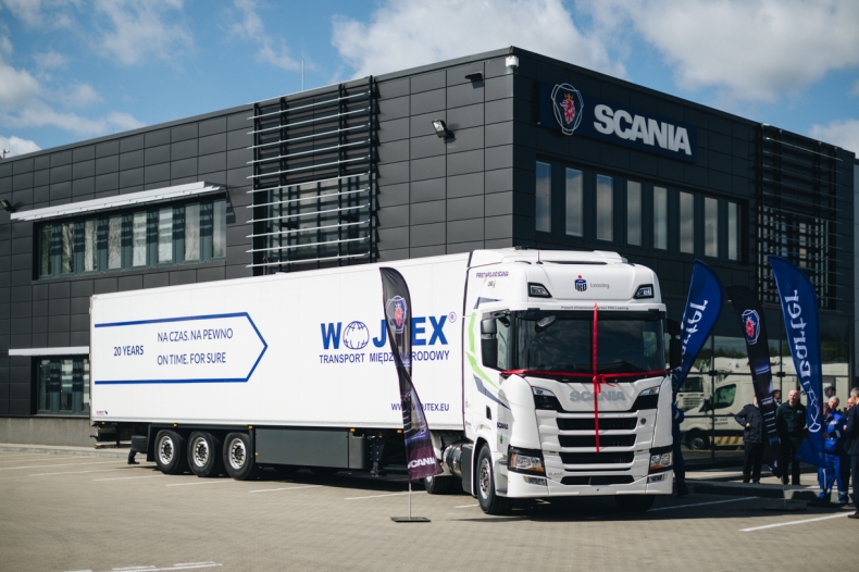 Pierwsza w Polsce Scania LNG do dalekich tras - GospodarkaMorska.pl