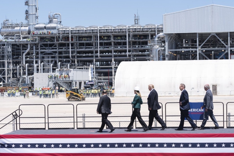 Prezydent USA: Energetyczna niezależność podstawą bezpieczeństwa kraju - GospodarkaMorska.pl