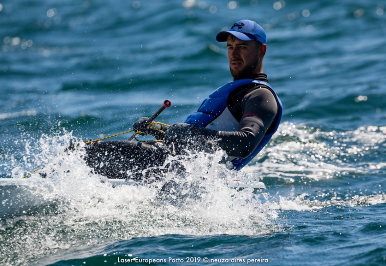 Aleksander Arian liderem ME klasy Laser Radial, młodzi też w czołówce - GospodarkaMorska.pl