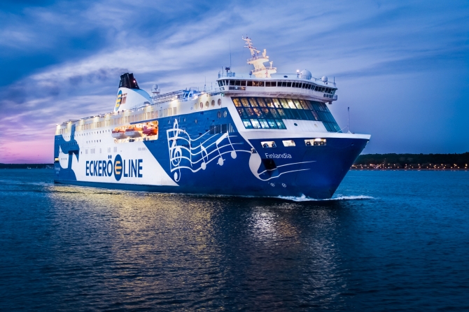 Eckerö Line: Nowa technologia dokowania i manewrowania - GospodarkaMorska.pl
