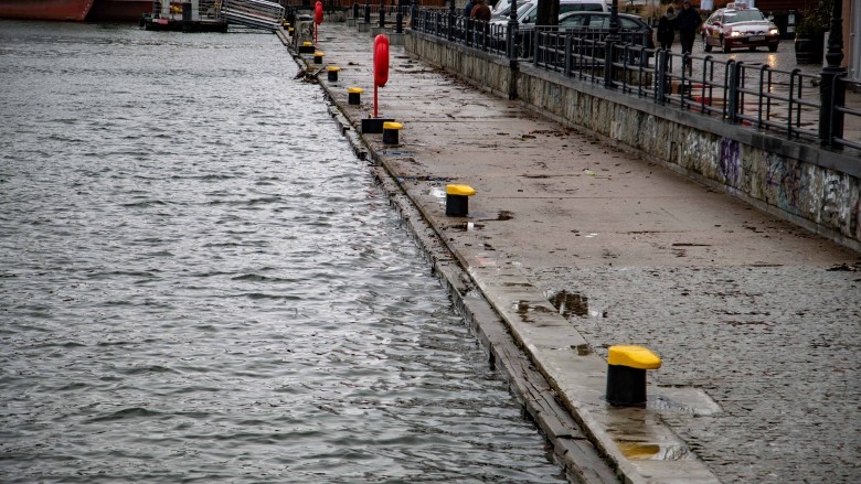 RCB: stan alarmowy przekroczony na 28 wodowskazach w dorzeczach Wisły i Odry - GospodarkaMorska.pl