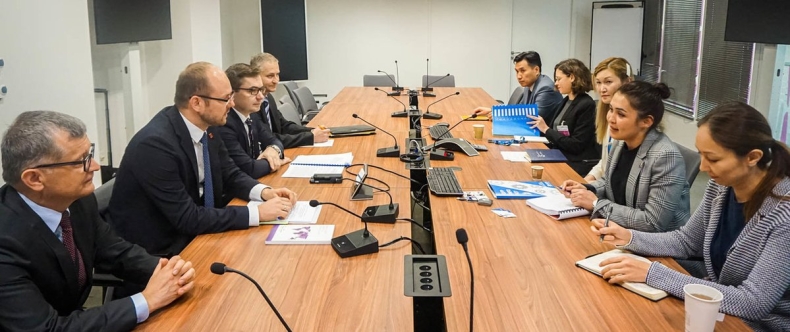 Francja: Minister Przydacz o aktywnej roli Polski w OECD - GospodarkaMorska.pl