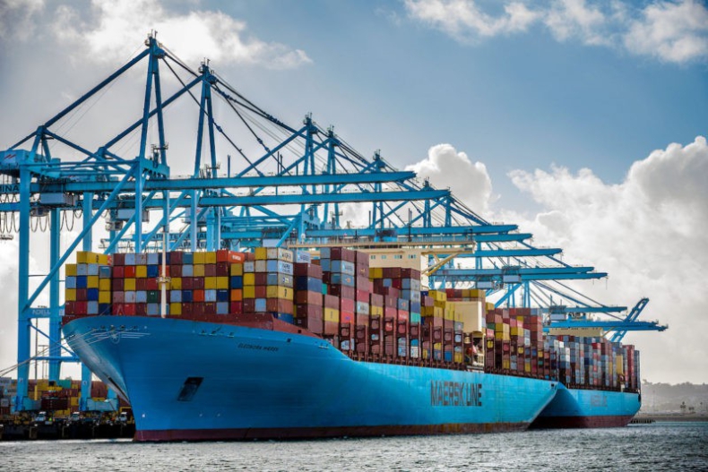 Maersk: Napięcia w handlu międzynarodowym spowalniają wzrost gospodarki morskiej - GospodarkaMorska.pl