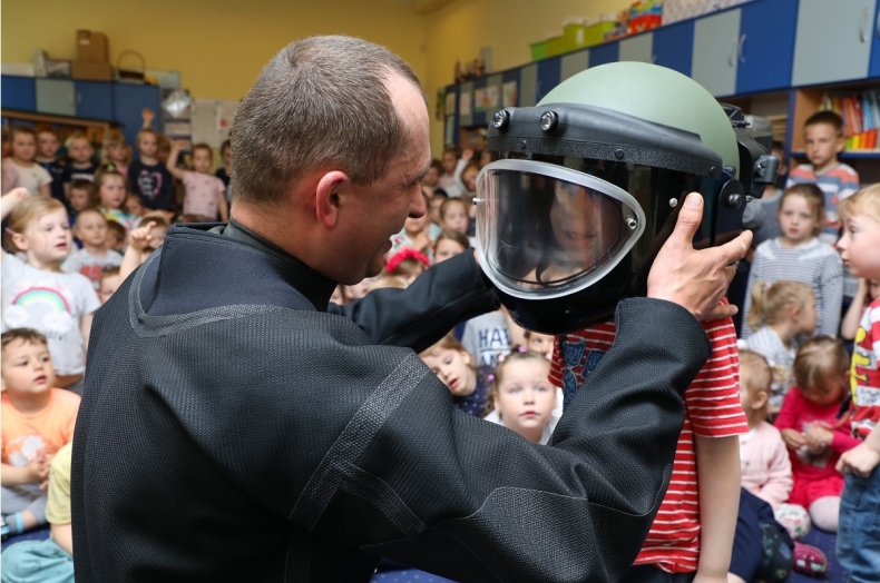 Nurkowie-minerzy 8.FOW w Przedszkolu Pod Żaglami - GospodarkaMorska.pl