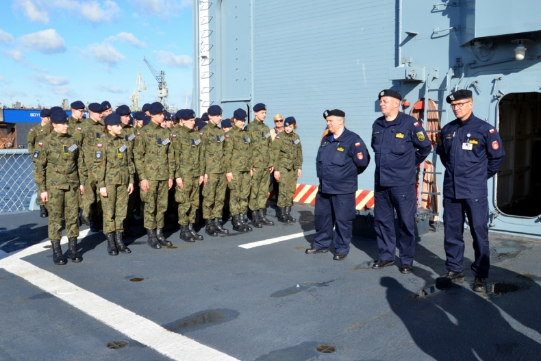 Zapoznanie ze służbą w MW - GospodarkaMorska.pl