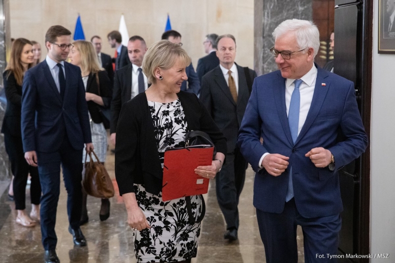 Czaputowicz: Wspólnie z szefową MSZ Szwecji wspieramy Ukrainę - GospodarkaMorska.pl