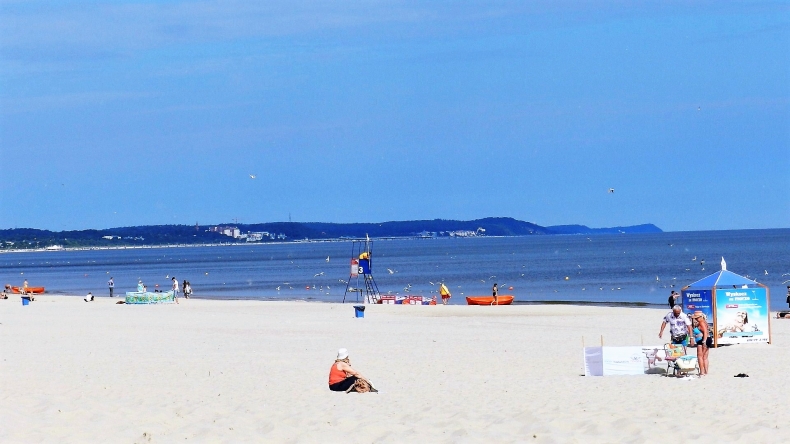 Zachodniopomorskie: Świnoujska plaża po raz 14. z Błękitną Flagą - GospodarkaMorska.pl