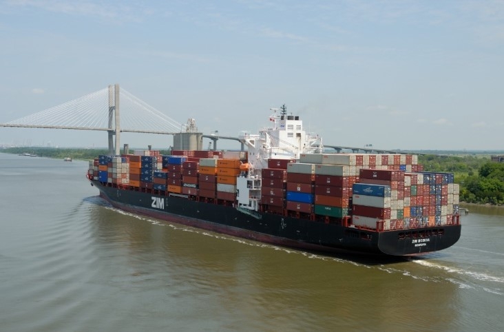 ZIM chce zmniejszyć emisję CO2 o 50 procent do 2025 roku - GospodarkaMorska.pl