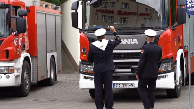 Portowa Straż Pożarna ZMPG otrzymała nowy samochód ratownictwa chemicznego (foto, wideo) - GospodarkaMorska.pl