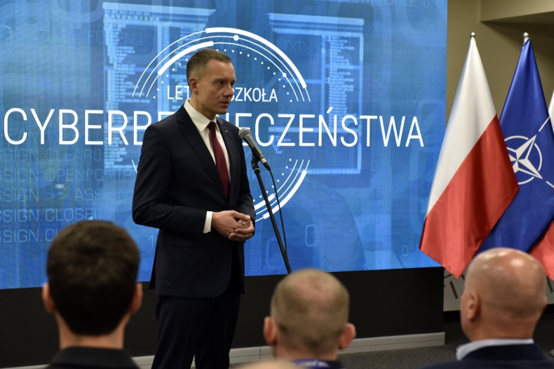 Wiceszef MON: Wkrótce możliwe pierwsze wcielenia do komponentu cybernetycznego WOT - GospodarkaMorska.pl