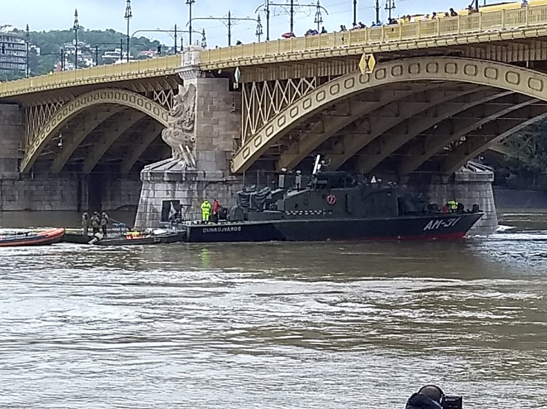 Węgry: Znaleziono już 9 ciał ofiar zatonięcia statku w Budapeszcie - GospodarkaMorska.pl