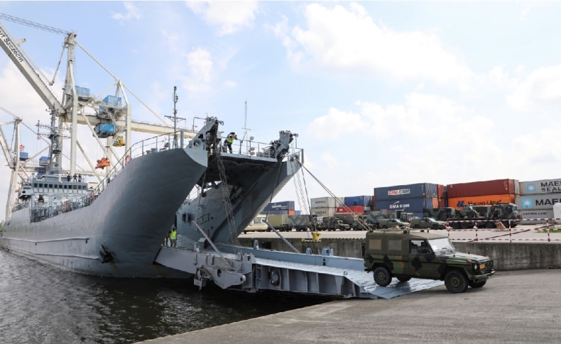 Transport techniki wojskowej na ćwiczenie Capable Logistician 2019 - GospodarkaMorska.pl