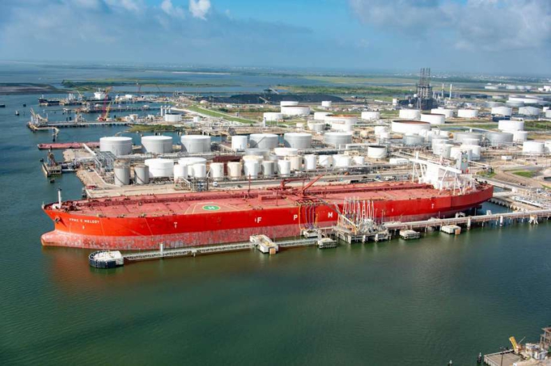 Rekordowa liczba supertankowców załadowała ropę w terminalu naftowym Louisiana Offshore Oil Port - GospodarkaMorska.pl