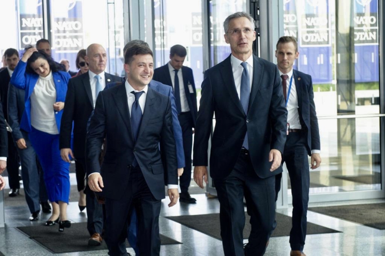 Zełenski zapewnia w NATO o euroatlantyckich aspiracjach Ukrainy - GospodarkaMorska.pl